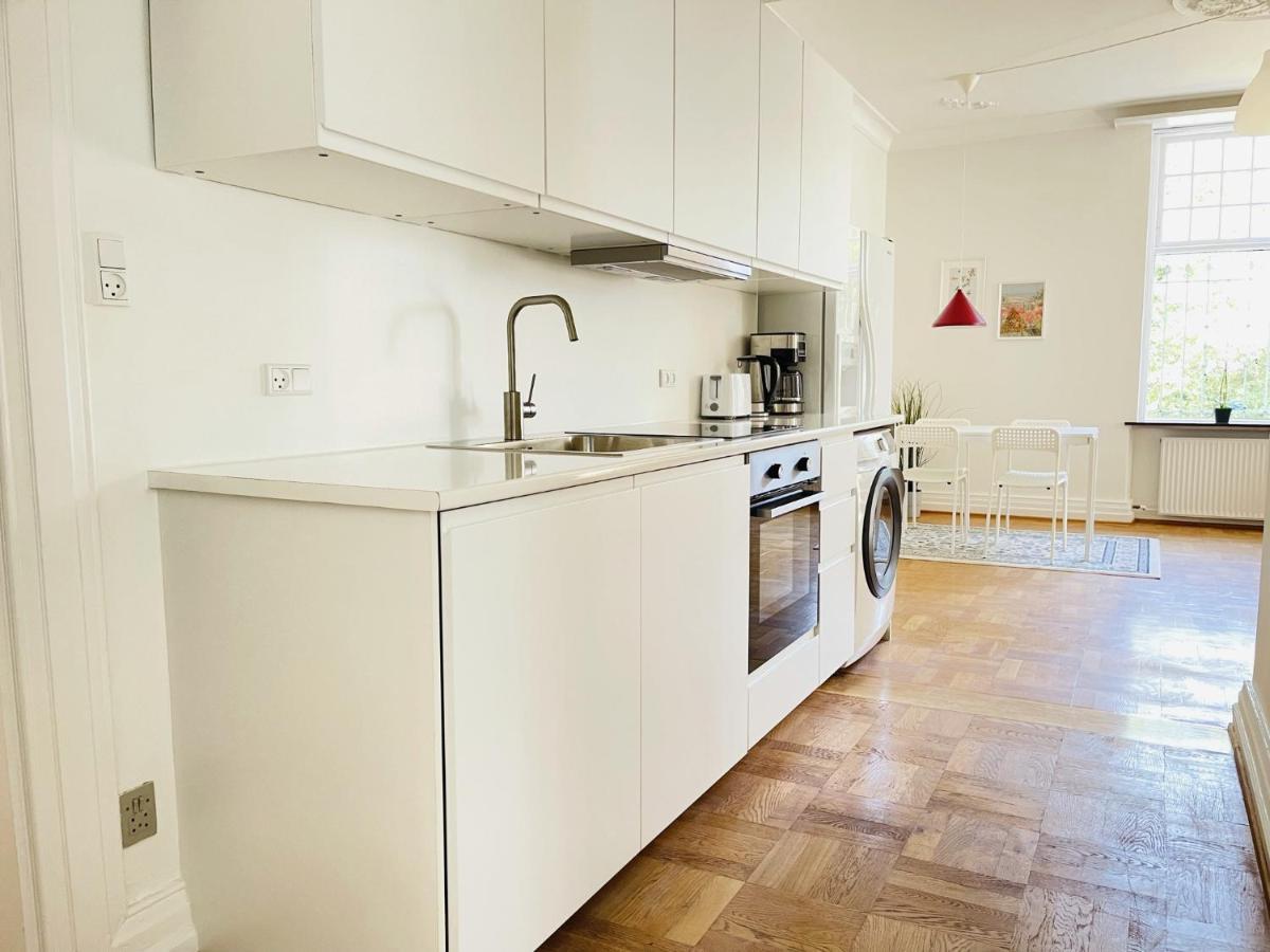 Aday - Aalborg Mansion - Open Bright Apartment With Garden エクステリア 写真