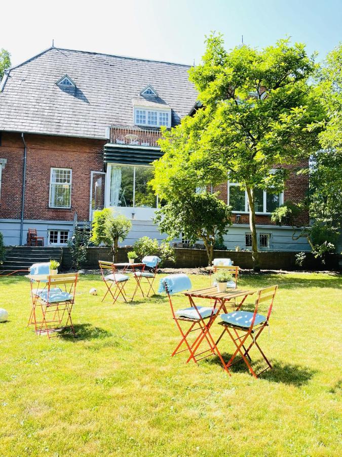 Aday - Aalborg Mansion - Open Bright Apartment With Garden エクステリア 写真